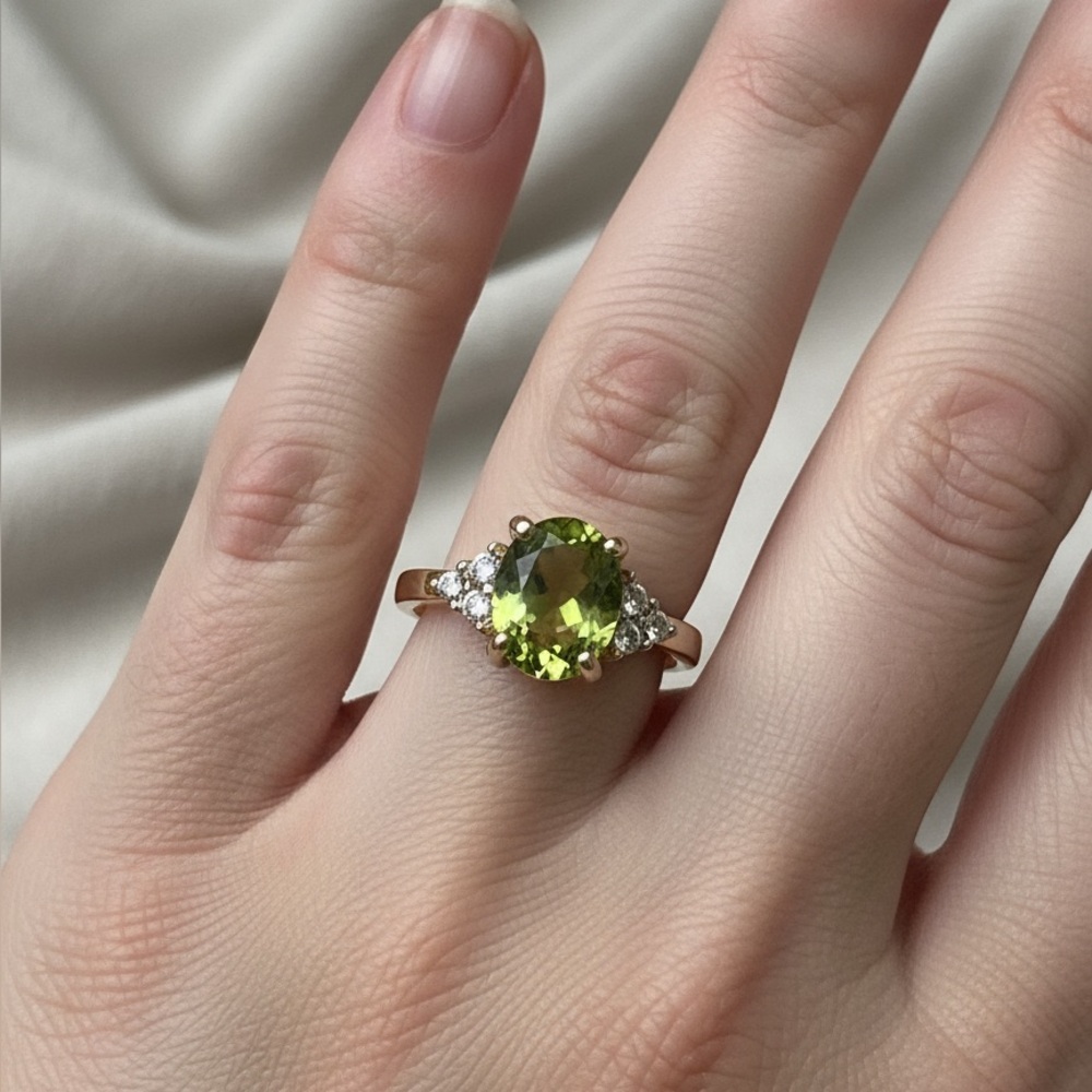 Green Gemstone & Crystal Accent Ring (Size 7 or 8) - Picture 2 of 2